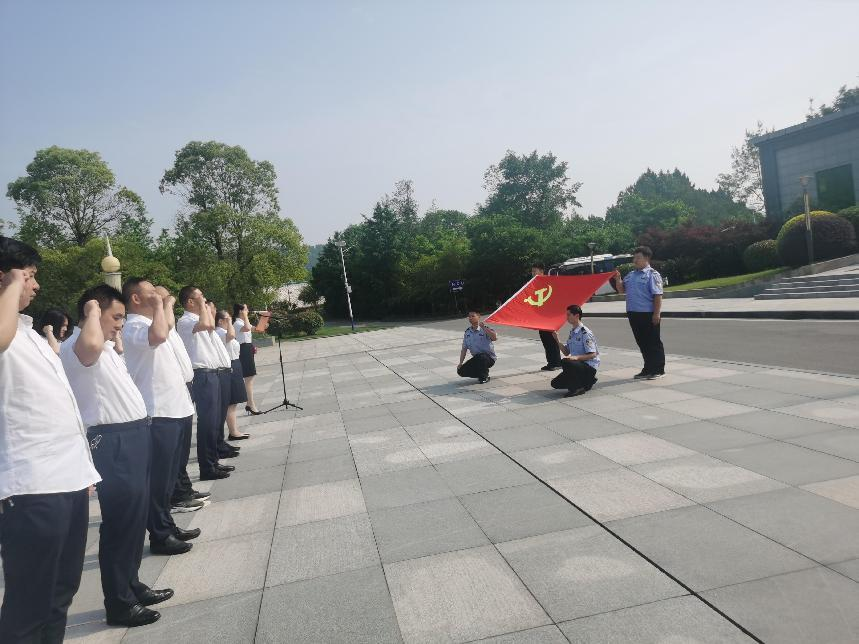 走進(jìn)廉政教育基地，以案為鑒警鐘長(zhǎng)鳴